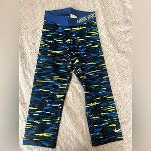 New Nike dri-fit cropped leggings xs